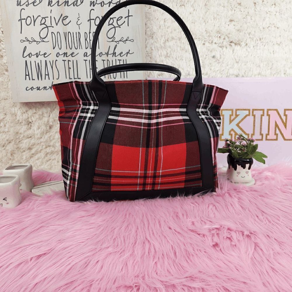 NWT {Victoria's Secret} Black Red Weekender Tote: Stylish Travel NWT - Picture 3 of 4
